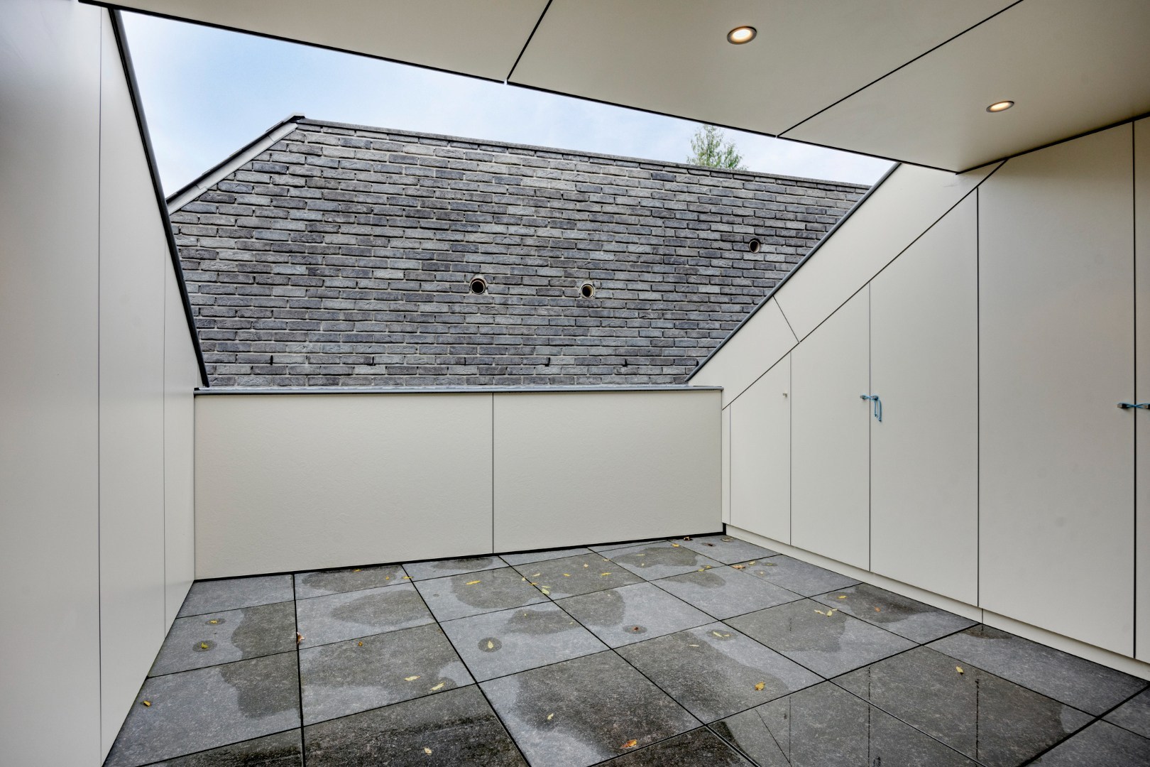 Appartement met 3 slaapkamers, autostaanplaats en terras in het centrum van Lubbeek – EPC 220 kWh/m² - bewoonbare opp. 182 m² 