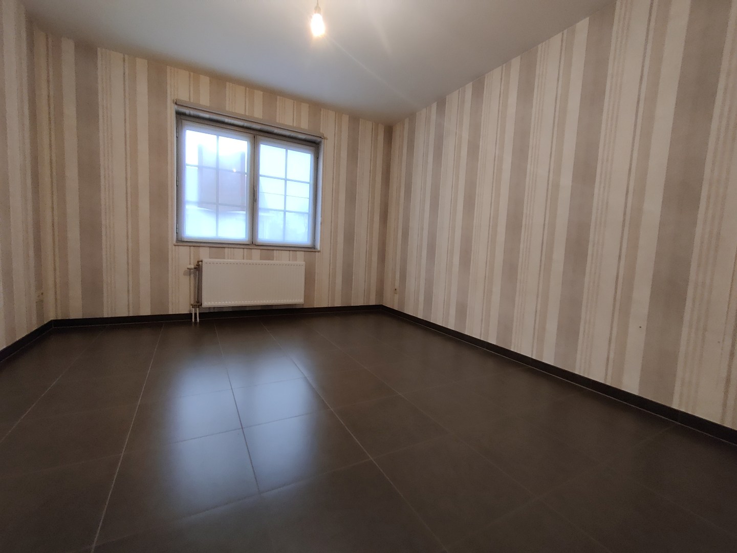 Prachtig, instapklaar appartement met 2 slaapkamers gelegen te centrum Geel 