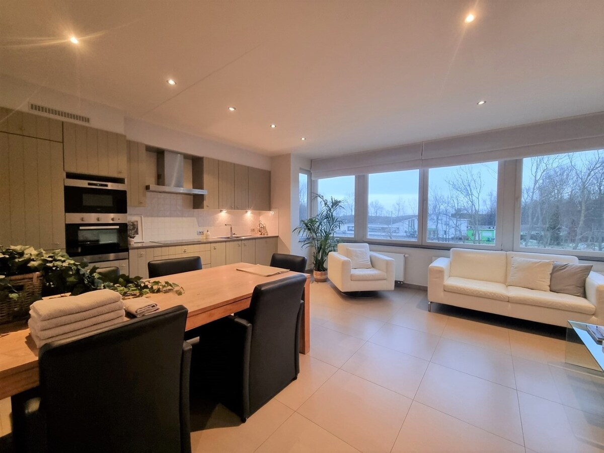 Knap appartement met open zicht te Heist 