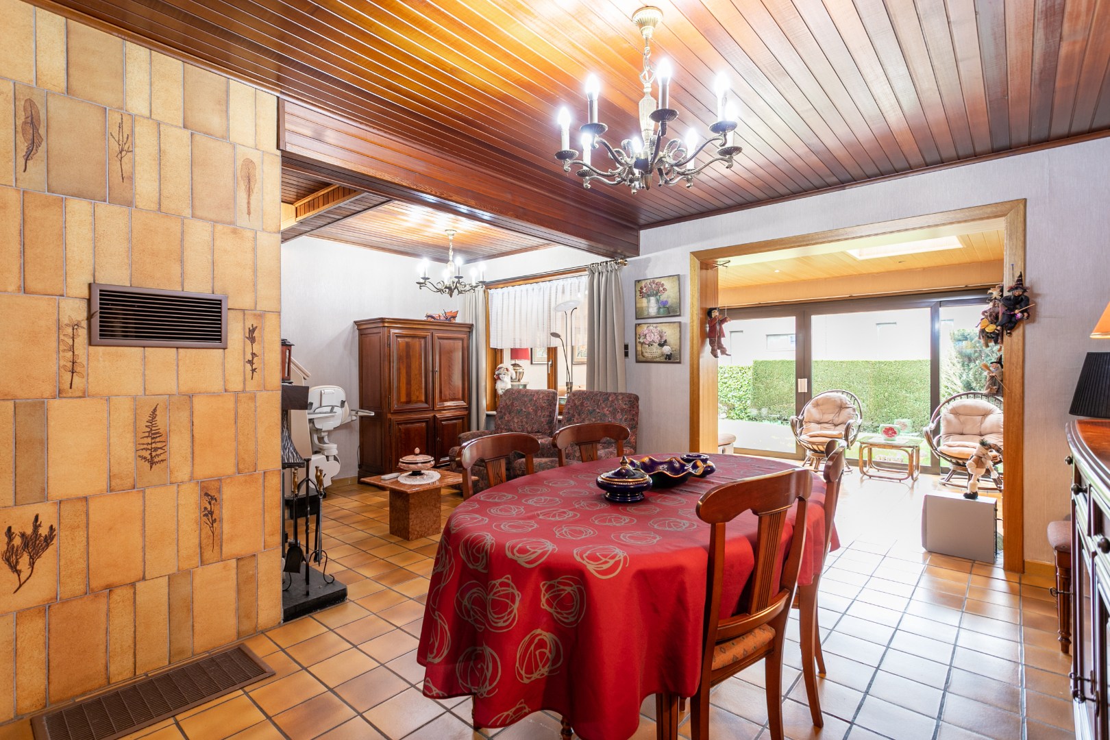 Solide 3-gevel woning met 3 slaapkamers, tuin en garage nabij centrum Halle 