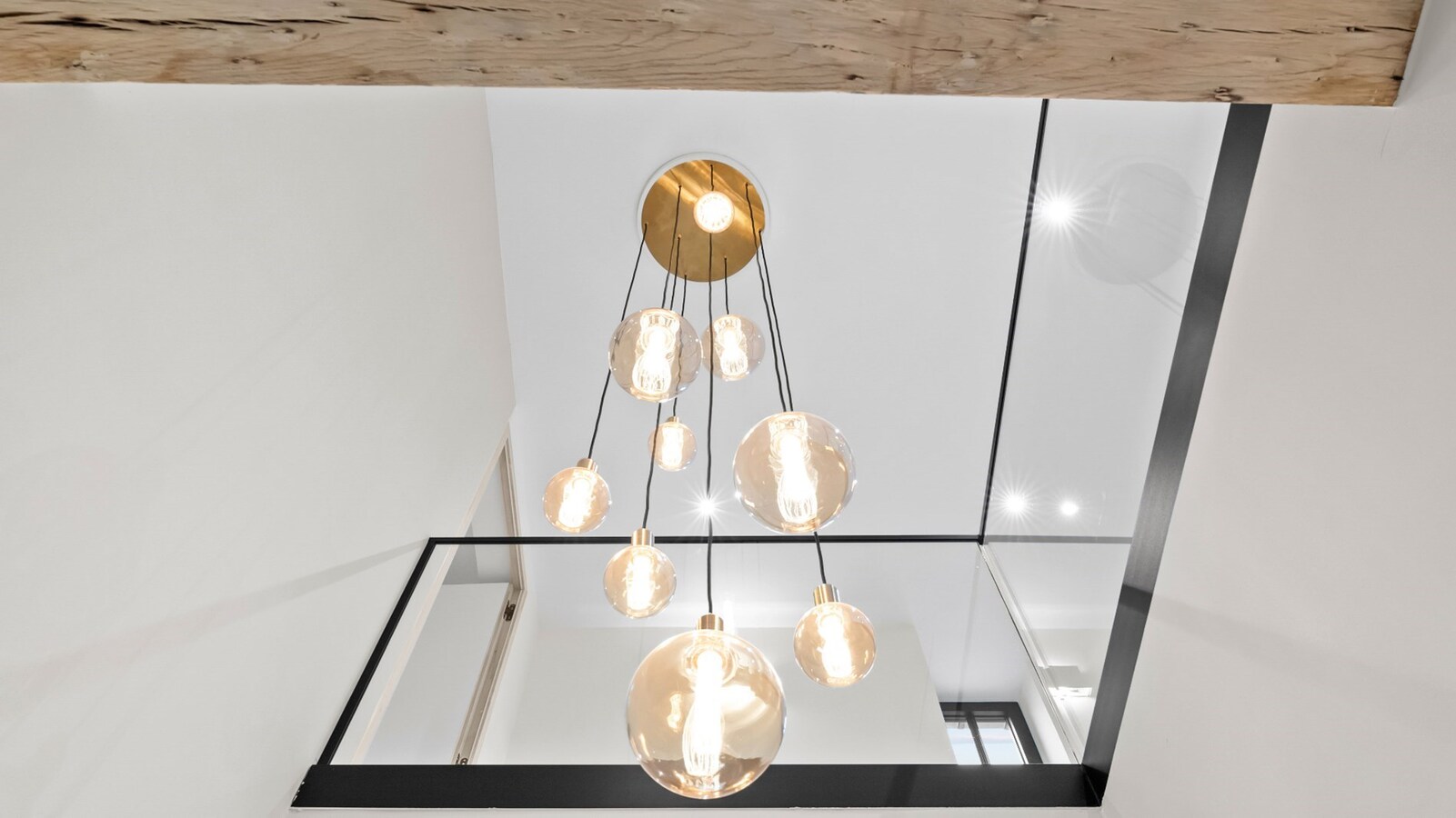 Luxueus landhuis met binnen- en buitenpiste en paardenstallen op een domein van ca. 3 ha te As 