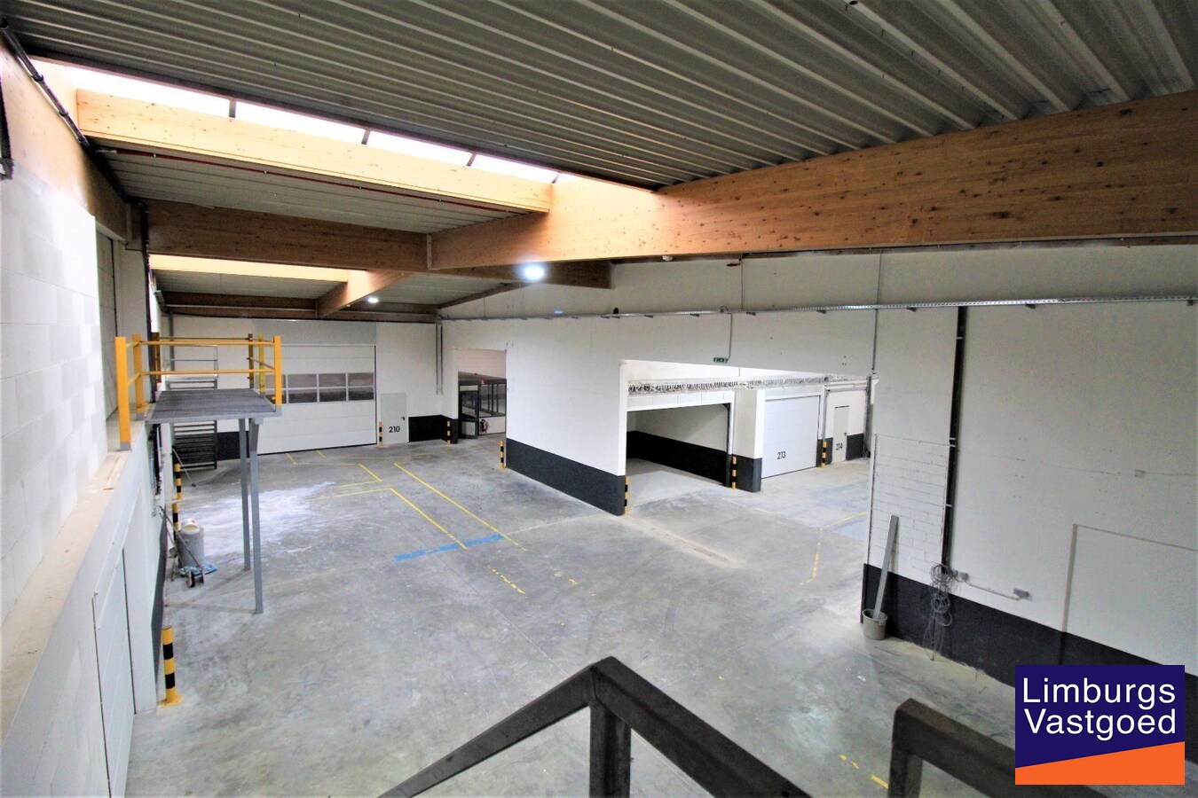 METIO - KMO UNIT 109 - 112,43 m² - sectionaal poort - nabij E-313 