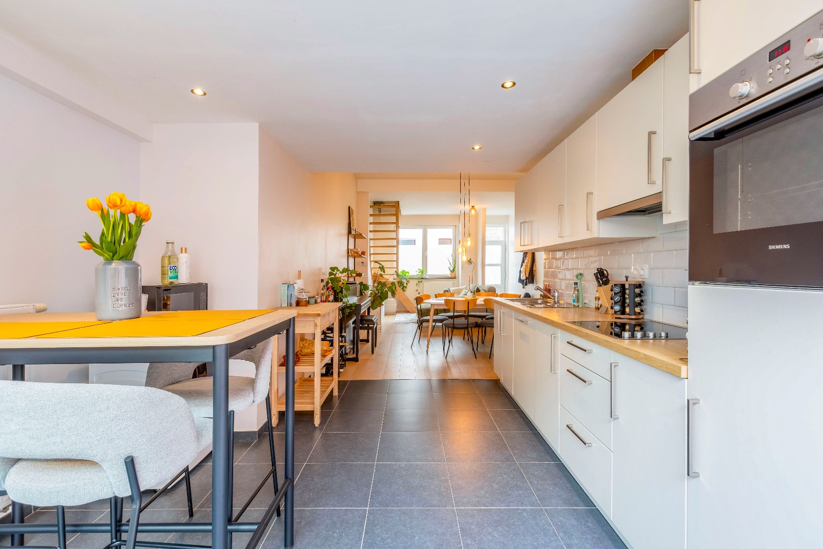 Instapklare woning met 3 slp. en terras te Sint-Amandsberg 