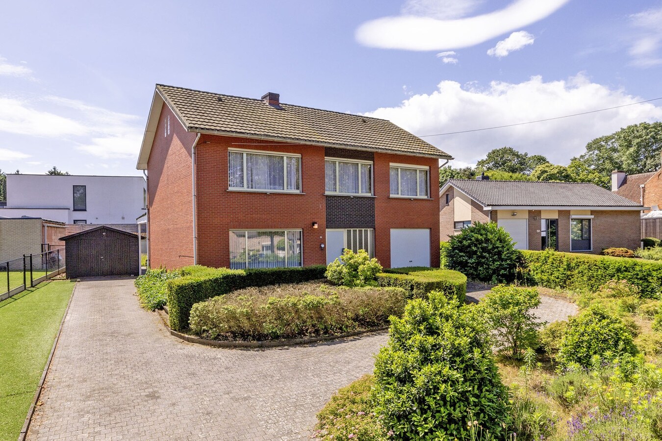 Ruime gezinswoning met 4 slpks op 568 m² 
