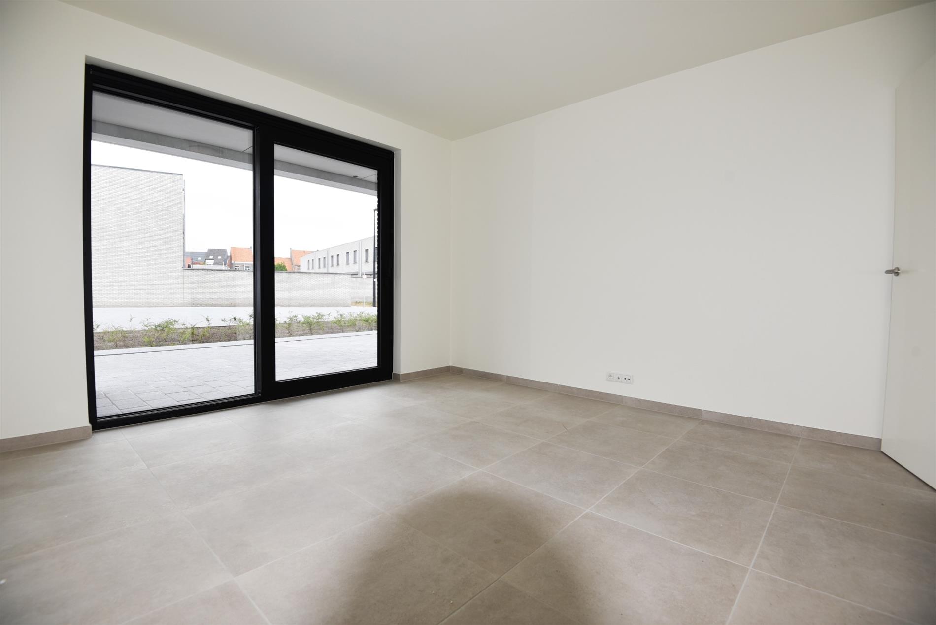 NIEUWBOUW gelijkvloers app. 1 slk, terras en autostaanplaats in 'Hof ter Ede' nabij Maldegem centrum 