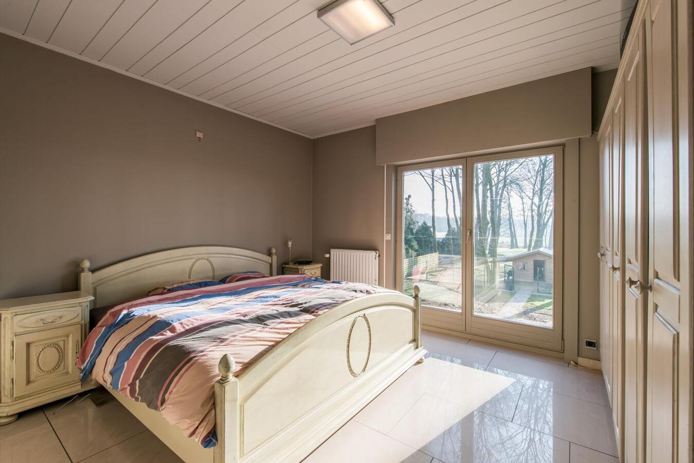 Uitstekend gelegen villa met prachtige vergezichten op 1ha28a21ca 