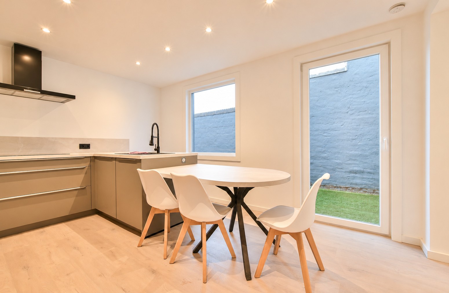 Gerenoveerde woning met 4 slaapkamers te Blankenberge 