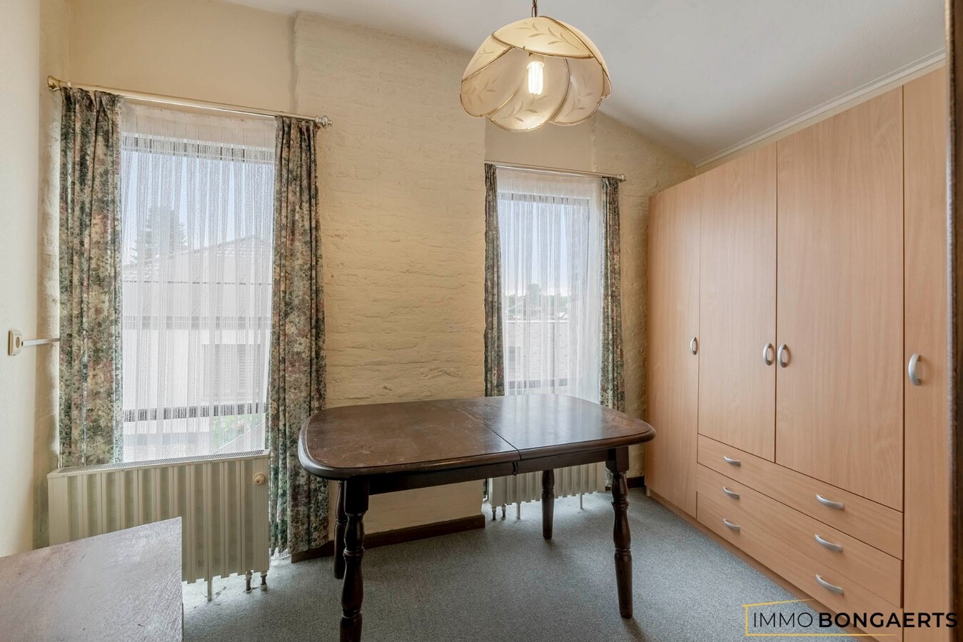 Ruime woning met vier slaapkamers 