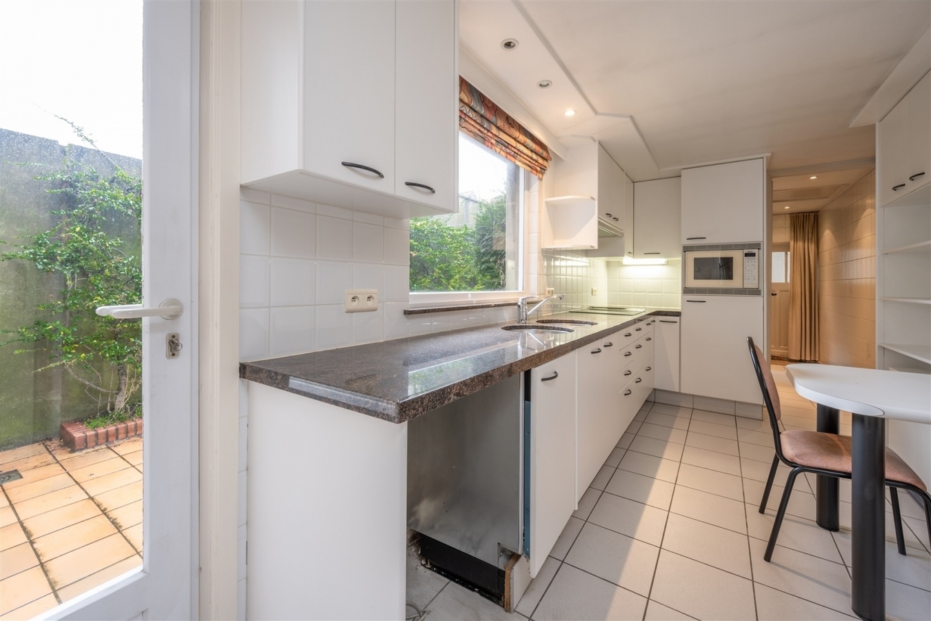 Te renoveren gezinswoning vlakbij het strand - Heist 