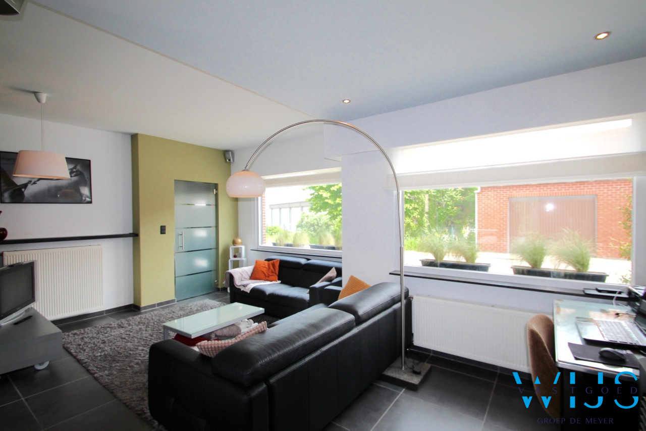 Unieke ruime gerenoveerde woning  ! 