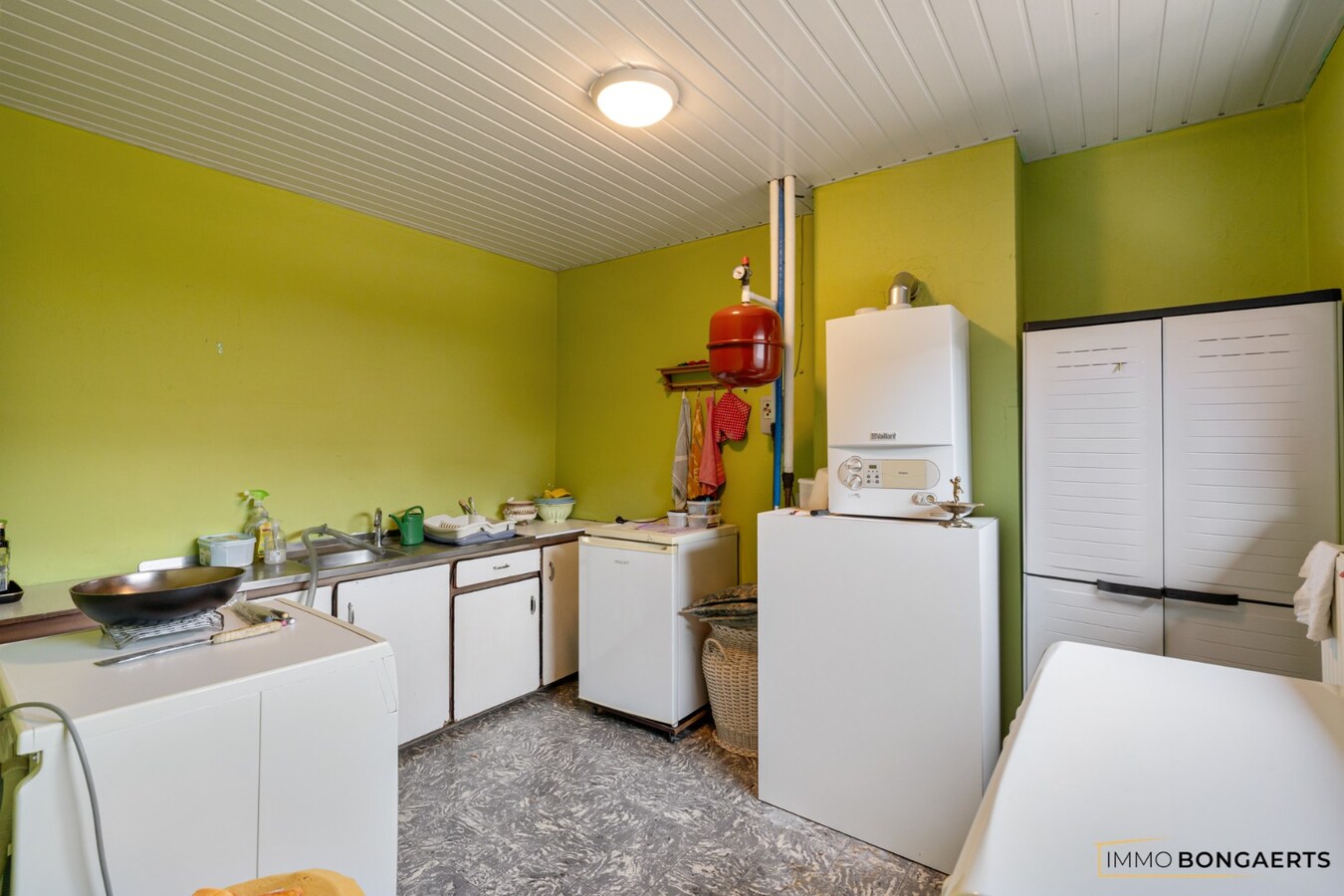 Rustig gelegen bungalow op een mooi perceel van 9 are 