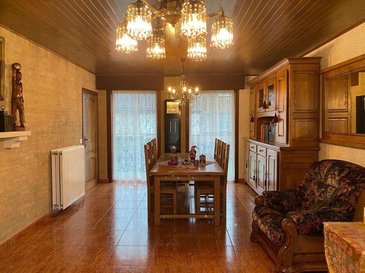 Rustig gelegen, alleenstaande woning te Houthulst 