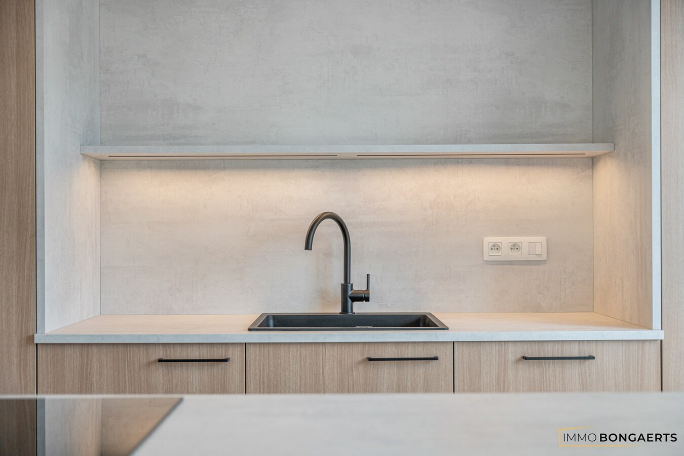 Volledig afgewerkte nieuwbouwwoning met 4 slaapkamers. 