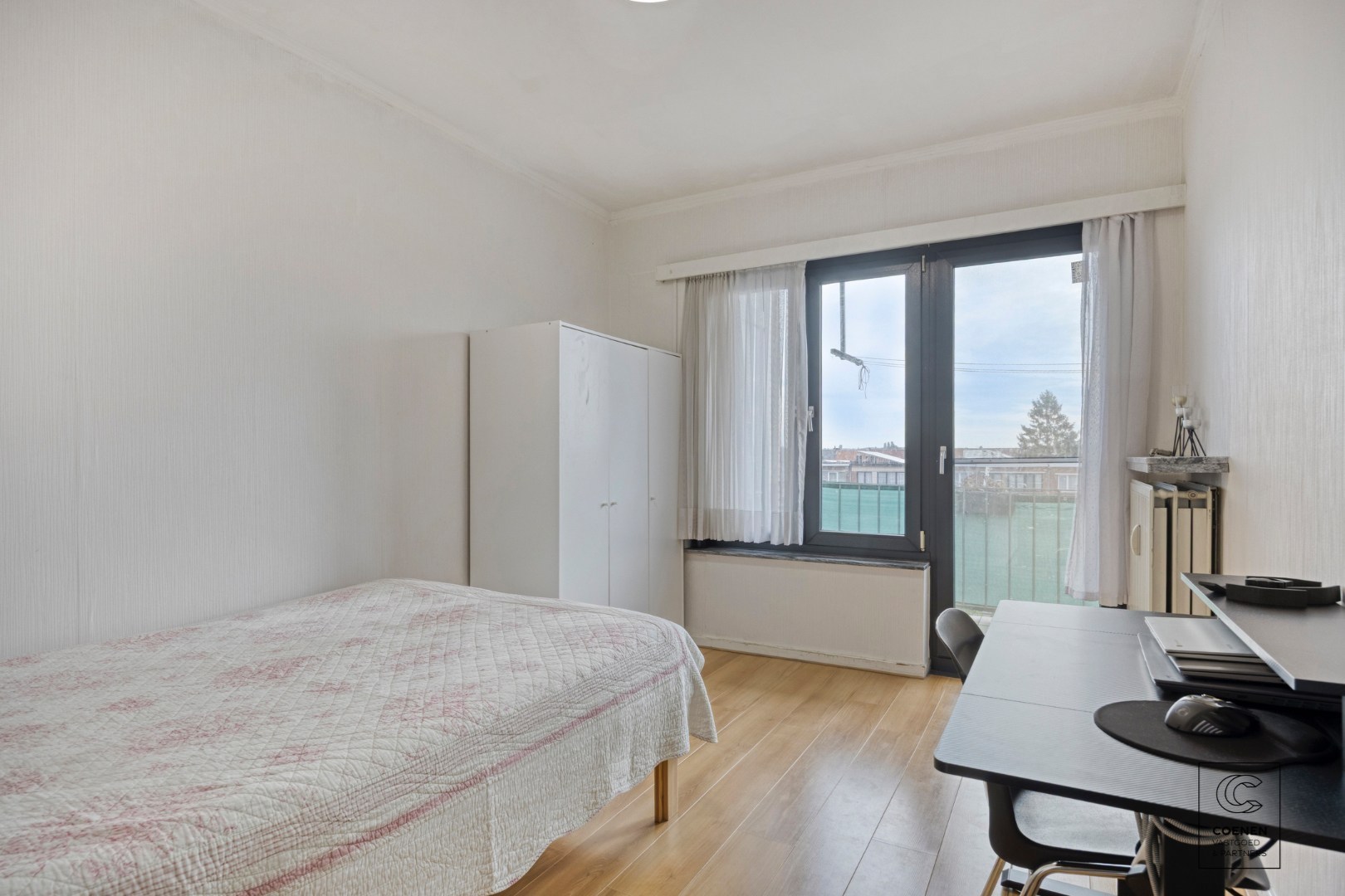 Ruim appartement van 104 m² met drie slaapkamers op centrale ligging te Merksem! 