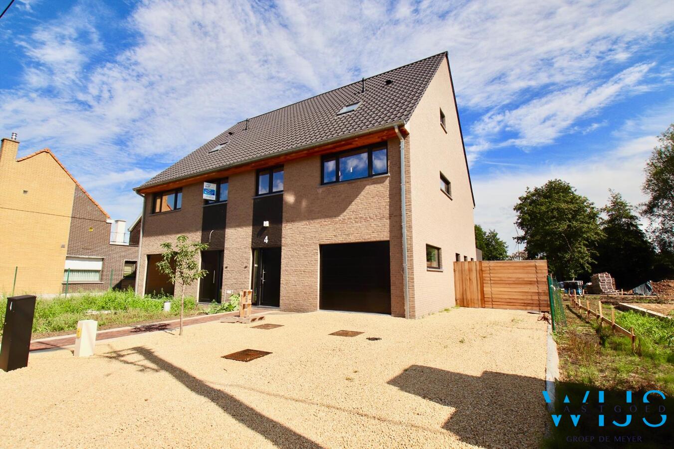 Enorm ruime nieuwbouwwoning op een perceel van 1088 m² te ERTVELDE ! 