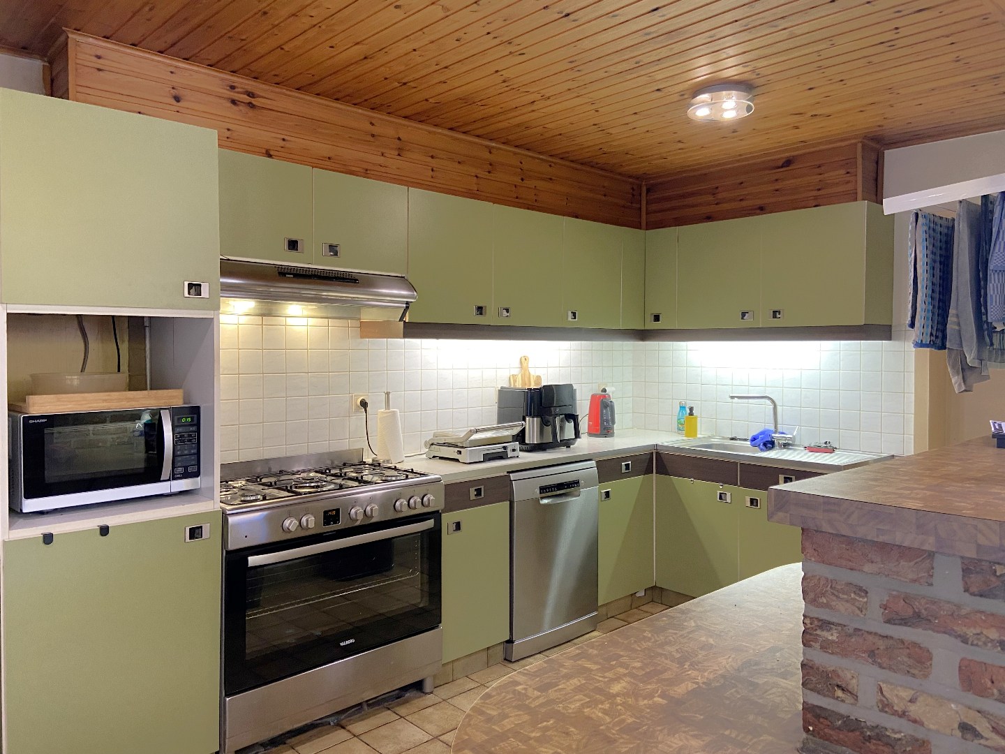 Zeer degelijke halfopen woning op mooie rustige ligging te Beveren-Leie! 