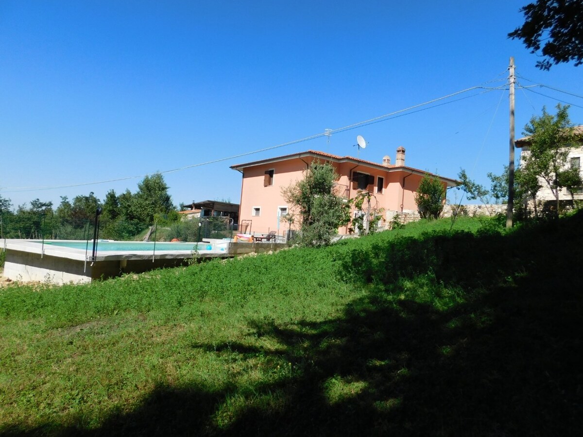 Italië Abbateggio: B &amp; B Masseria Majella en Casa Vacanza Villa Magella 