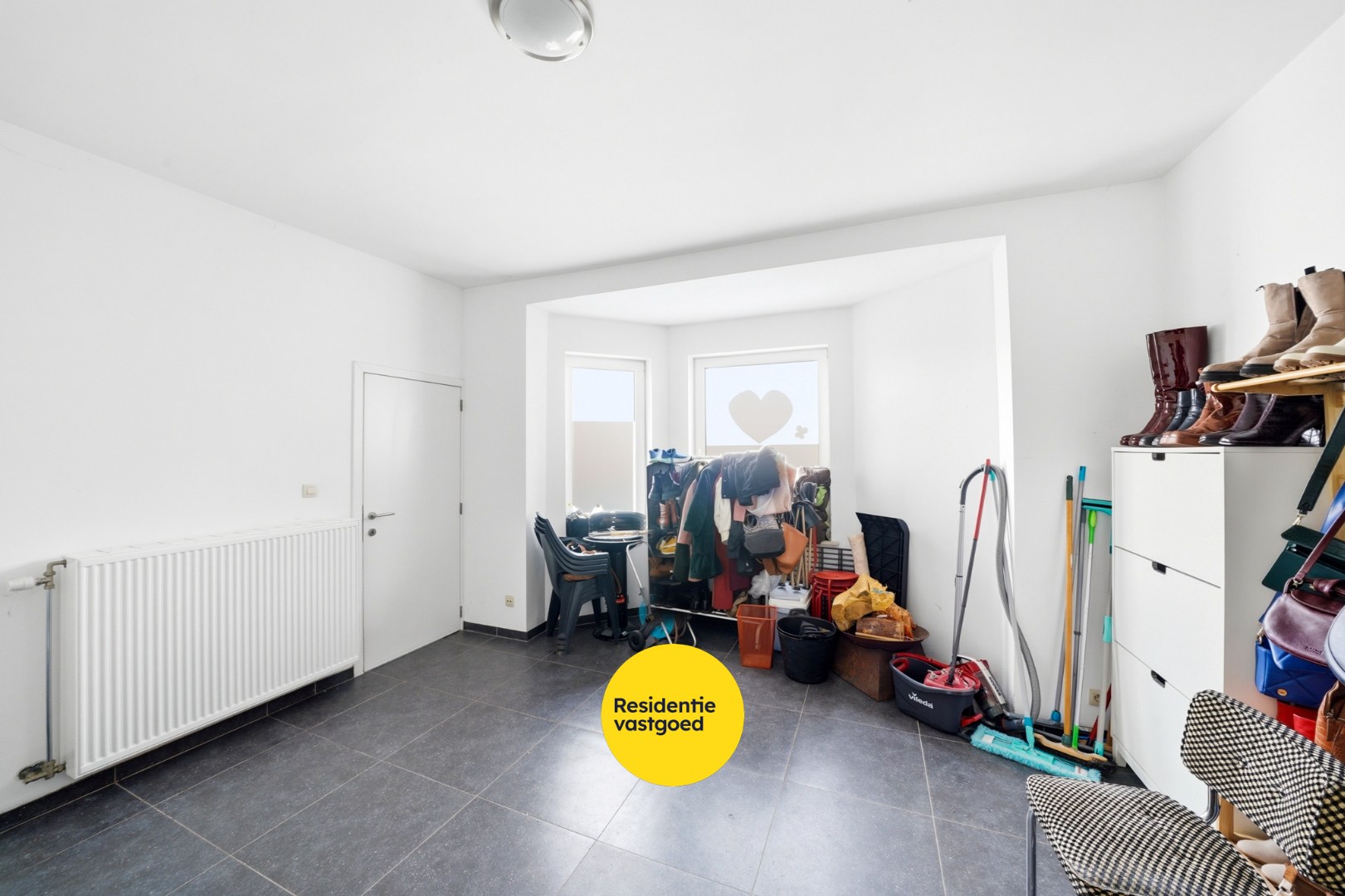 Instapklare woning met zicht op de vaart in Oudenburg 