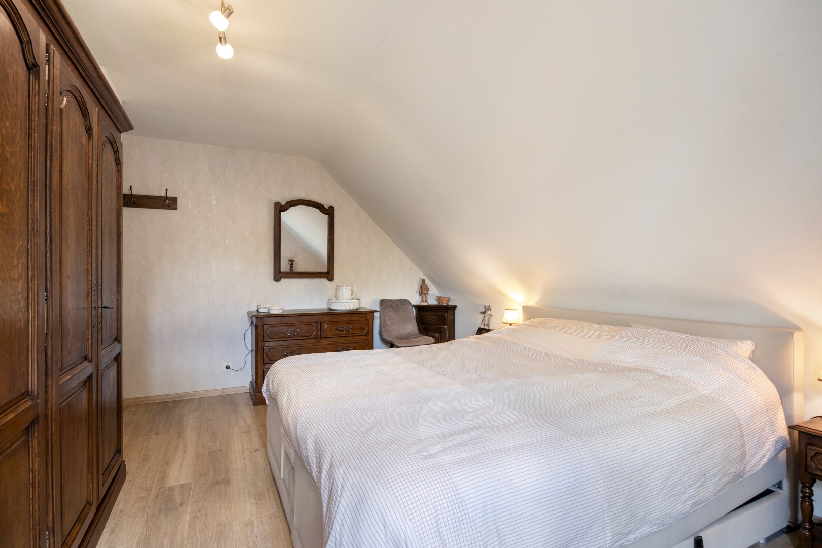 Open bebouwing met prachtige tuin en 4 ruime slaapkamers, garage, tuin en terras in Bierbeek – EPC 272kWh/m² 