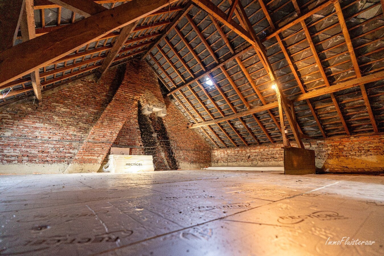 BEZOEKDAG OP ZATERDAG 7/03 Charmante hoeve met stallen op ca. 8.191 m2  te Heist-op-den-Berg (Mogelijkheid tot aankoop extra ca. 2,7 ha weiland) 