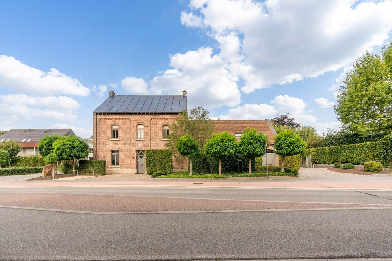 Luxe herenhuis met praktijkruimte in Niel-bij-As 