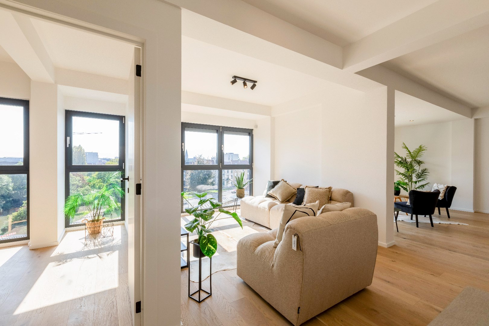 Prachtig gerenoveerd 3 slaapkamerappartement  met  uniek zicht 