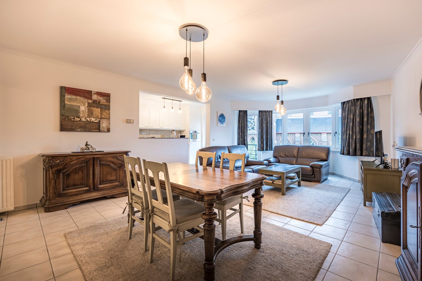 Zeer ruim appartement op topligging te Heist 