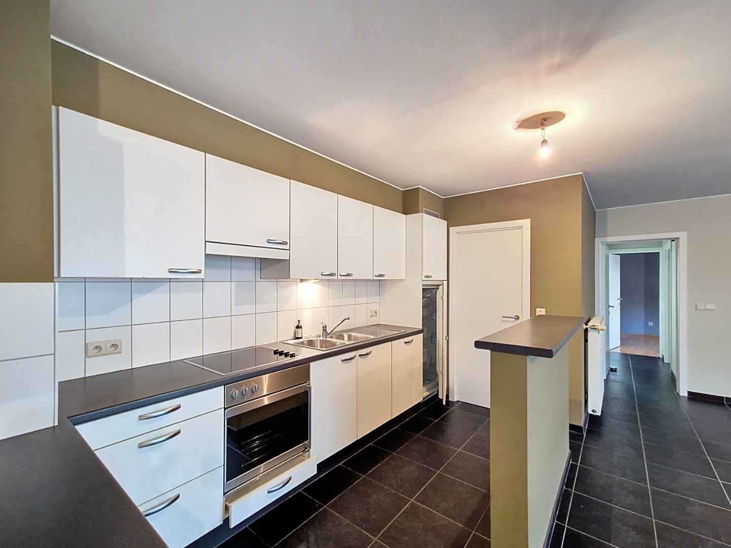 Appartement met 2 slpks en garage 