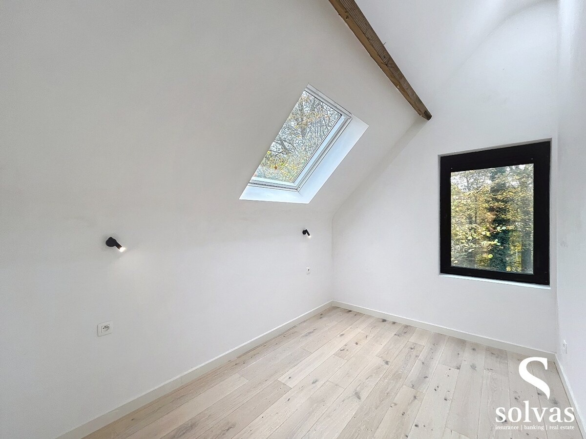 Top gerenoveerde woning met 3 slaapkamers, ruime tuin in prachtige natuur te Aalter EN uiterst energiezuinig. 