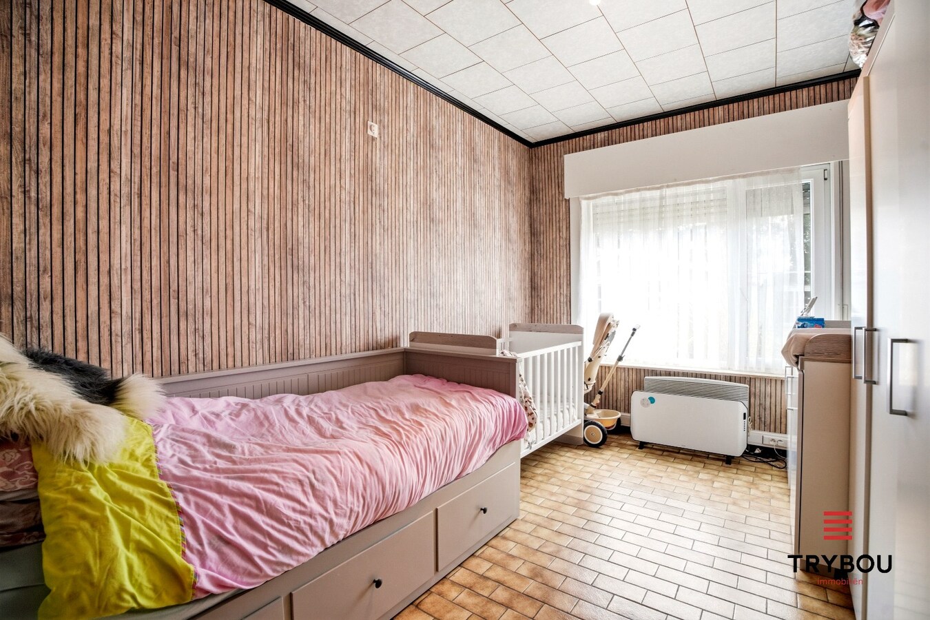 Rustig gelegen woning met 3 slaapkamers, garage en zolder in Houthulst 
