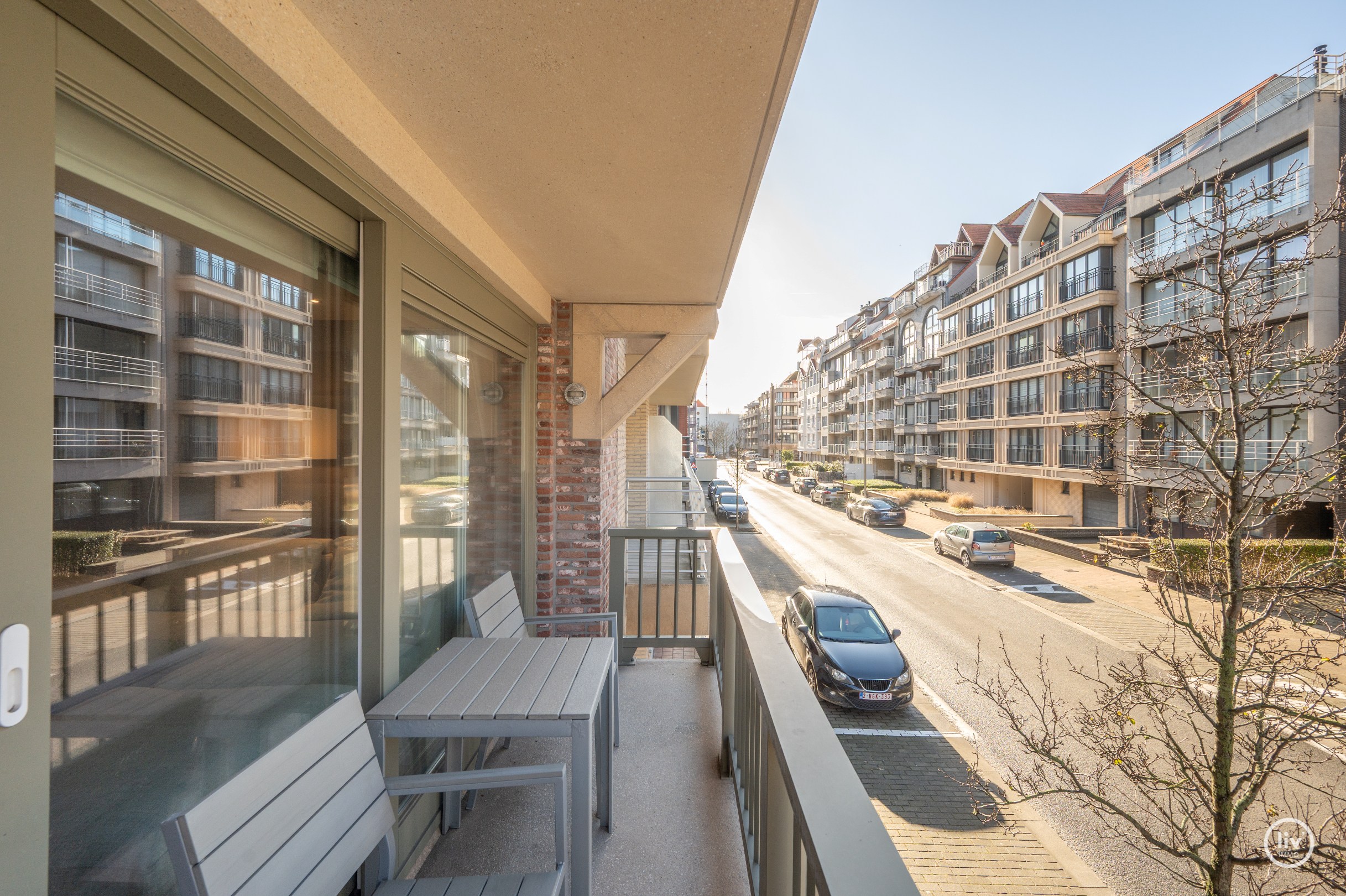 Bel appartement spacieux et récent situé au centre de l'avenue Léopold à Knokke. 