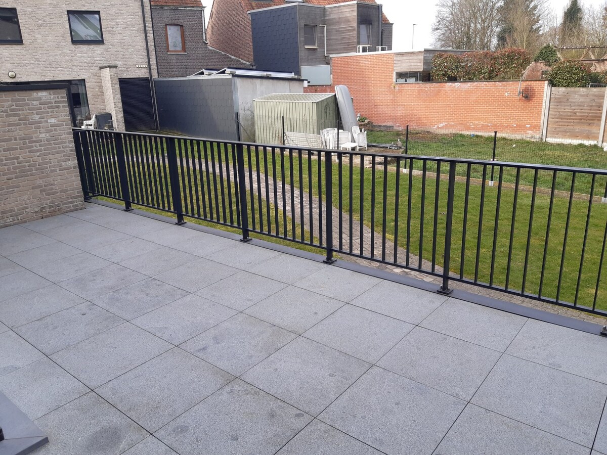 Uitstekend gelegen BEN-appartement in hartje Asper. 