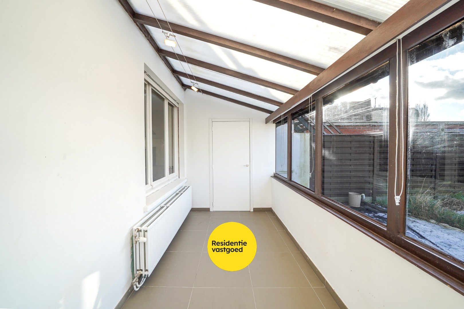 Instapklare ruime hoekwoning te Zandvoorde 