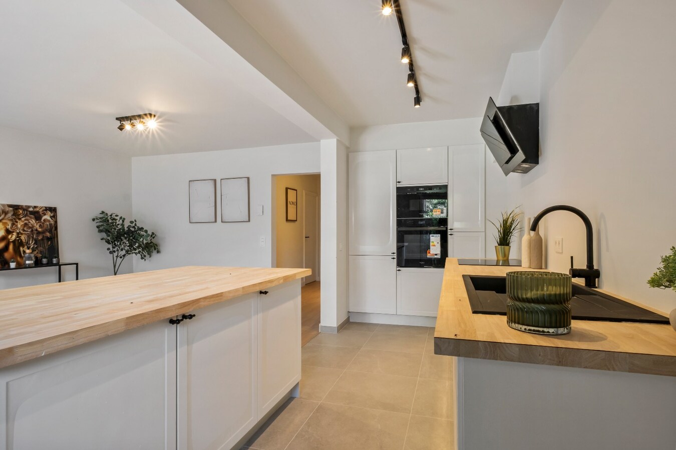 TOPLIGGING : Gelijksvloers appartement met 2 terrassen nabij de Leie te Kortrijk ! *** NONO INSPIRED *** 