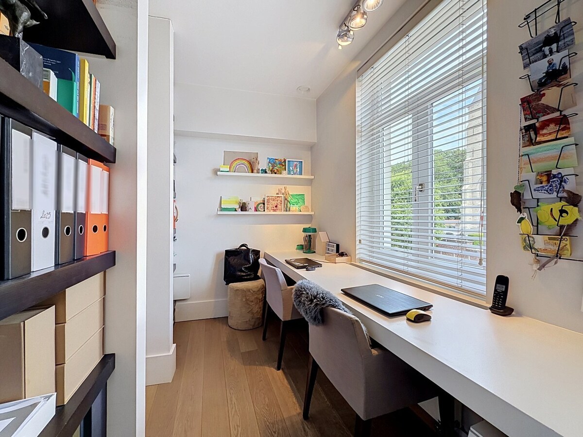 Architecturale parel met gemengde bestemming te Oombergen 