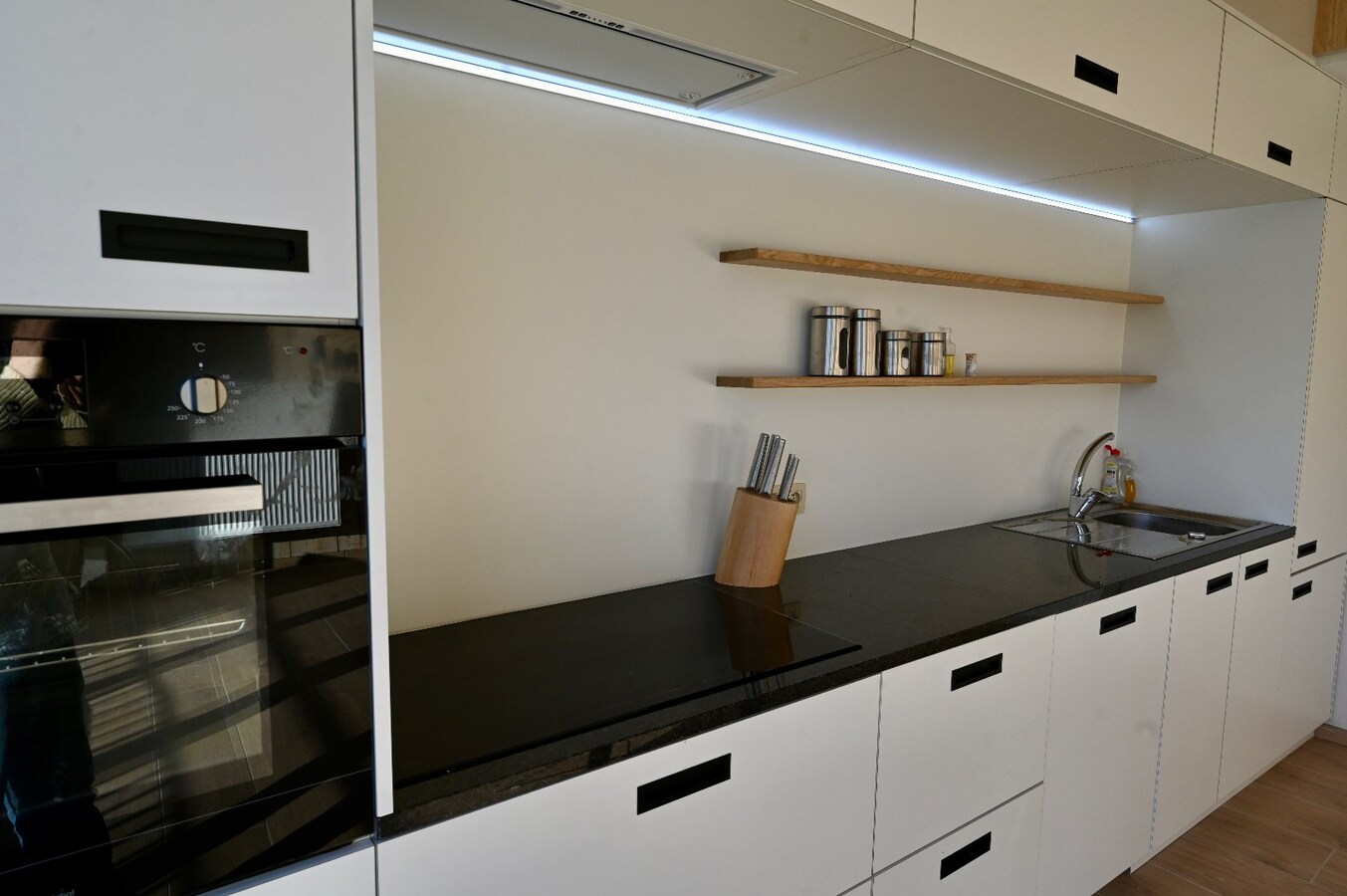 UNIEKE PENTHOUSE MET TERRAS (GEMEUBELD) 