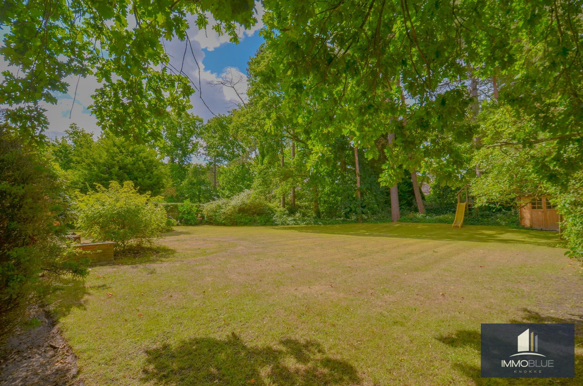 Exclusieve villa met veel privacy gelegen op een absolute toplocatie in het Zoute. 