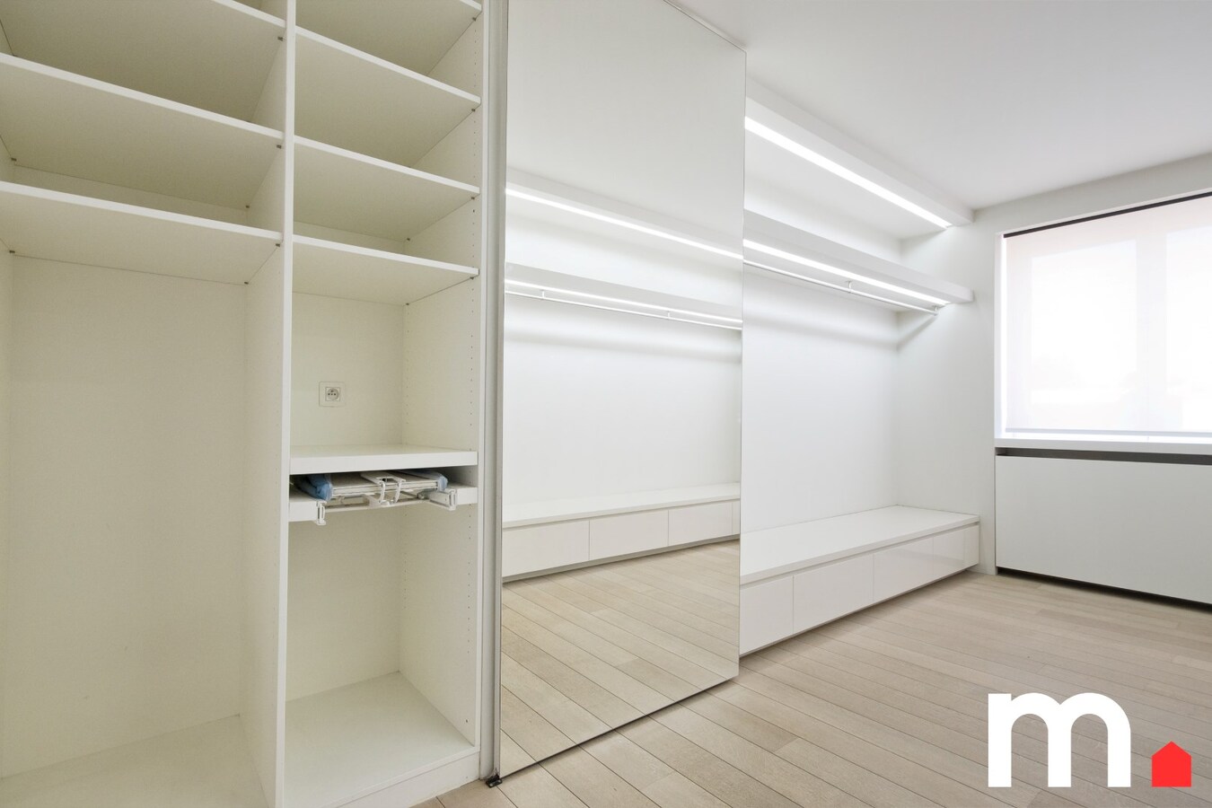 Multifunctioneel bedrijfsgebouw (Showroom + Atelier + Woning) op toplocatie te Rekkem ! 