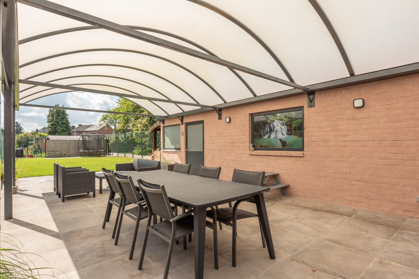 Instapklare woning met tuin - 5 slpks - toplocatie 