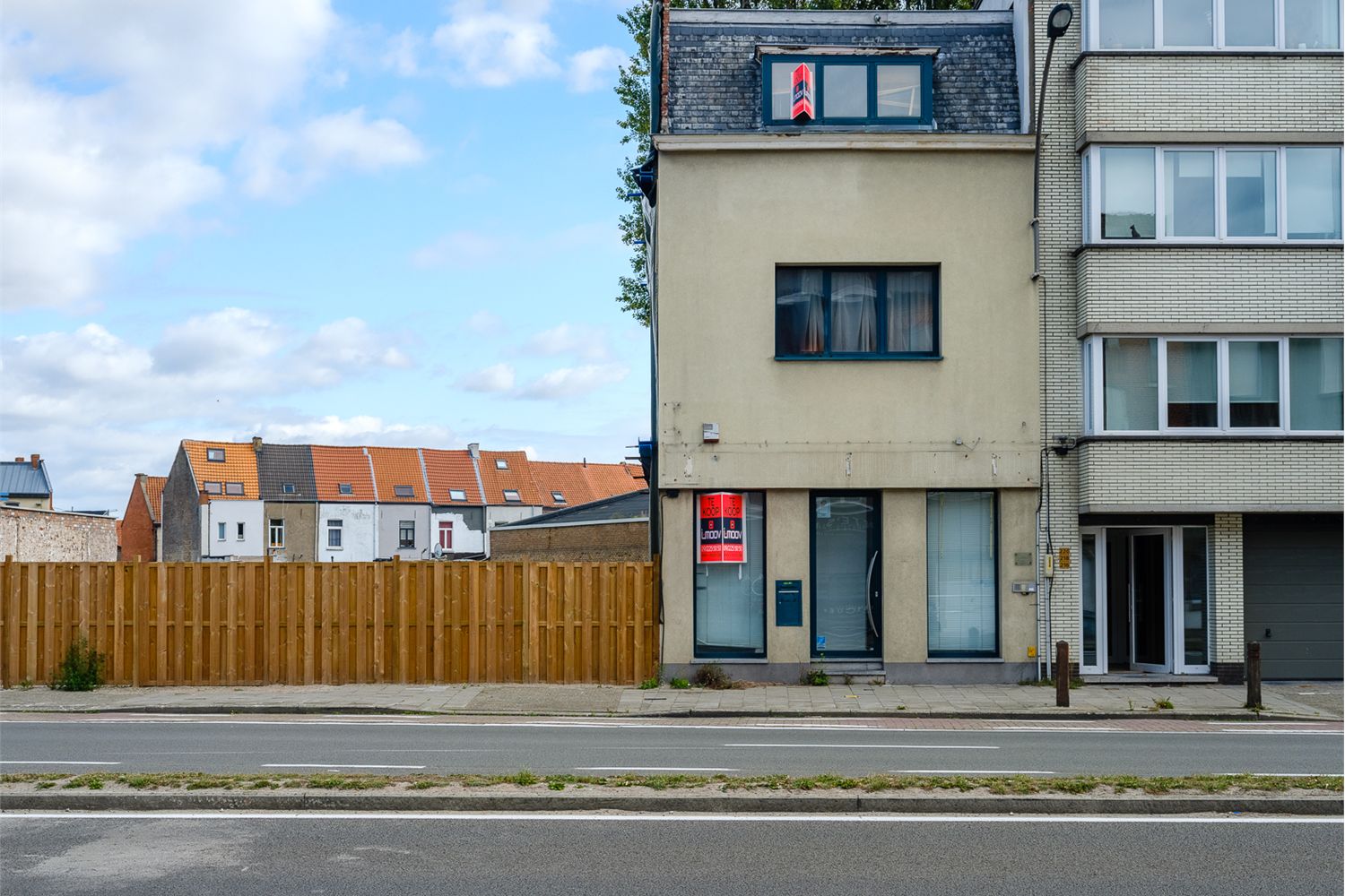 Opbrengsteigendom gelegen te Rooigemlaan! 