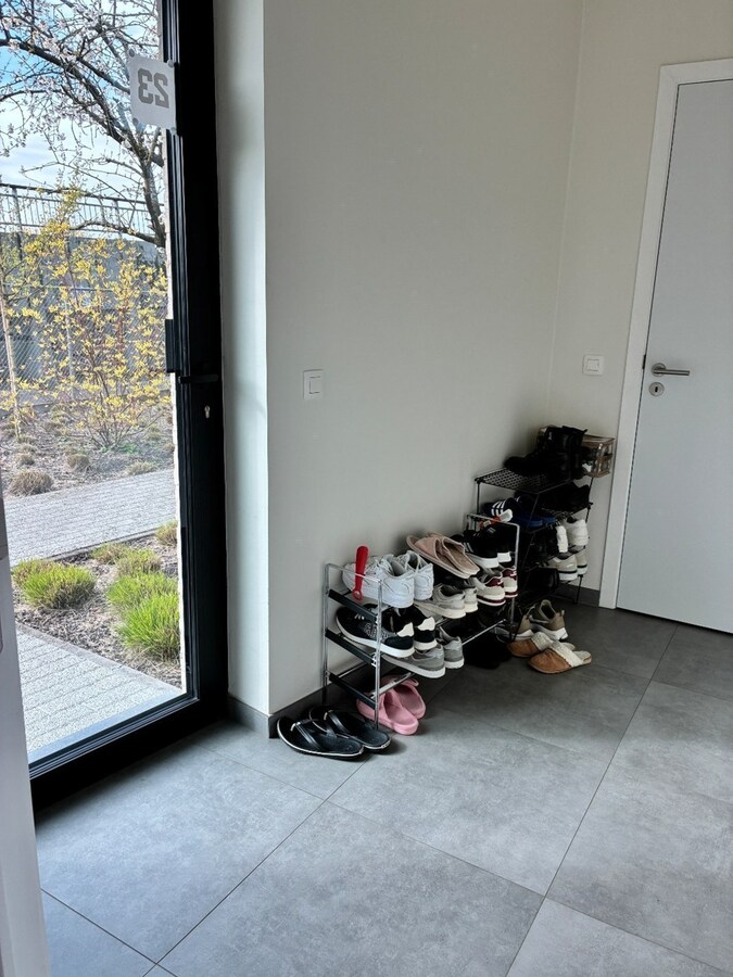 Nieuwbouwwoning op 50m van tramhalte - met terras en tuin ! 