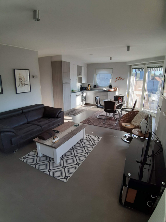 Recent dakappartement in hartje Gavere. Geen vaste kosten !  (Garage optioneel te huur) 