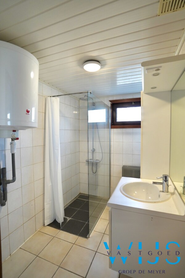 Woonhuis met 2 slaapkamers te Bassevelde ! 
