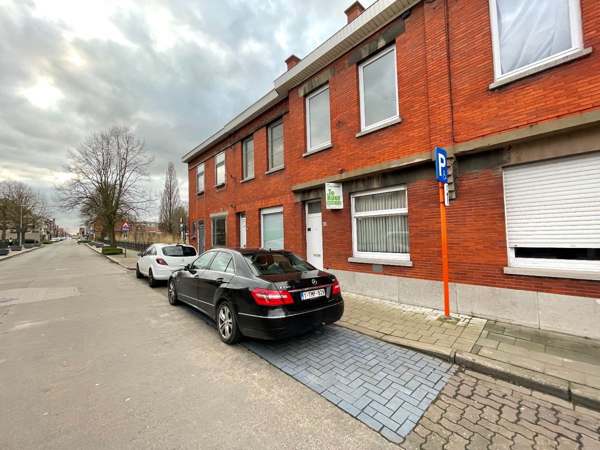 Gerenoveerde rijwoning met 2 slaapkamers te Roeselare 
