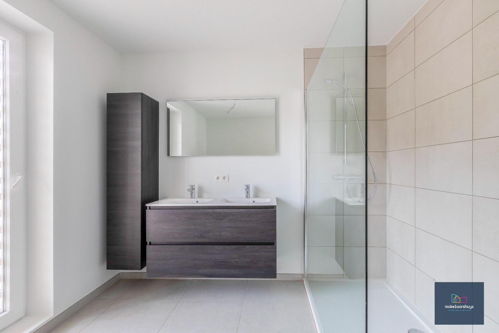 Energiezuinige nieuwbouwwoning met 3 slaapkamers , tuin en staanplaats 