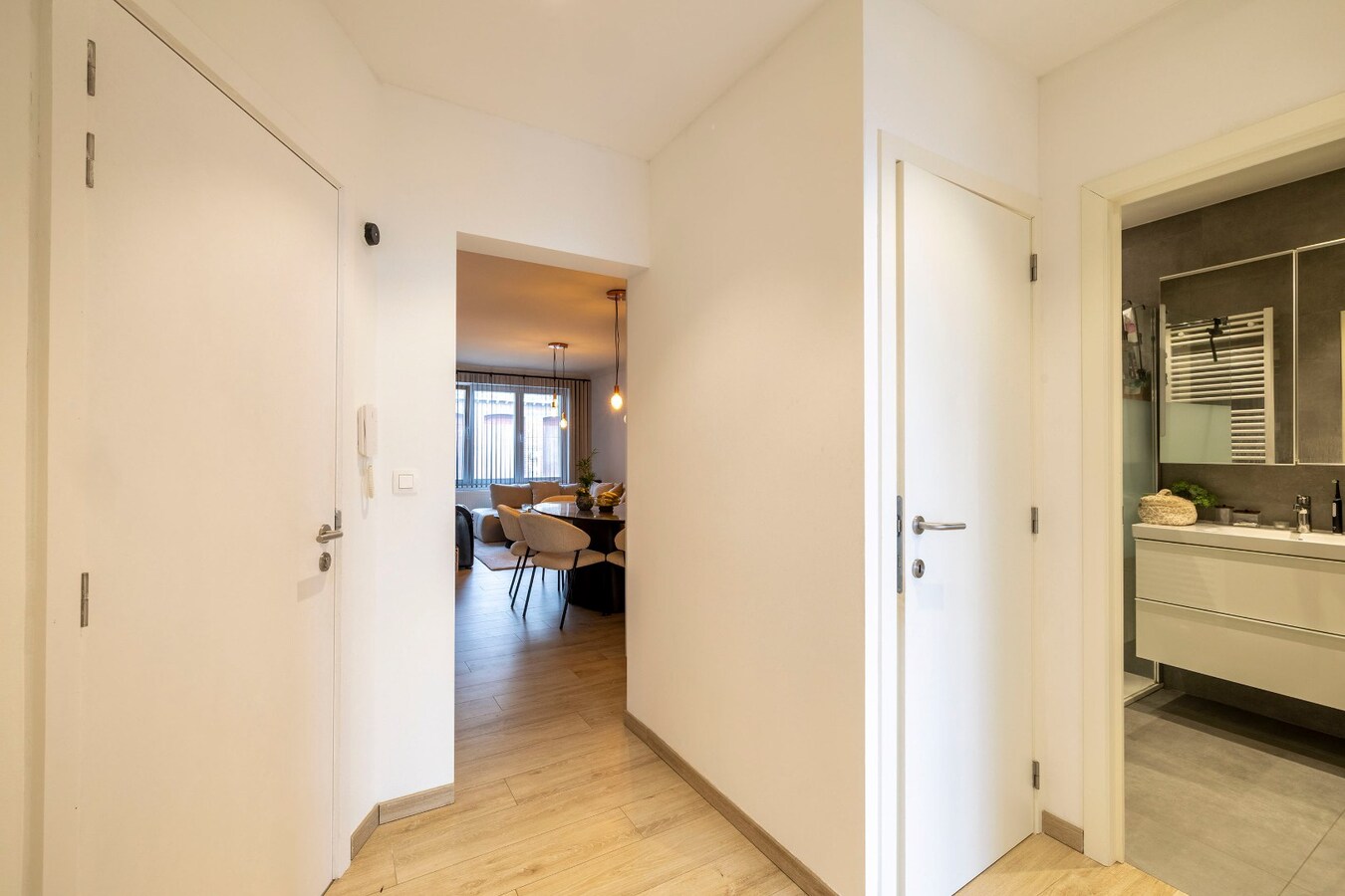 instapklaar appartement met 2 slpks - ideale locatie 