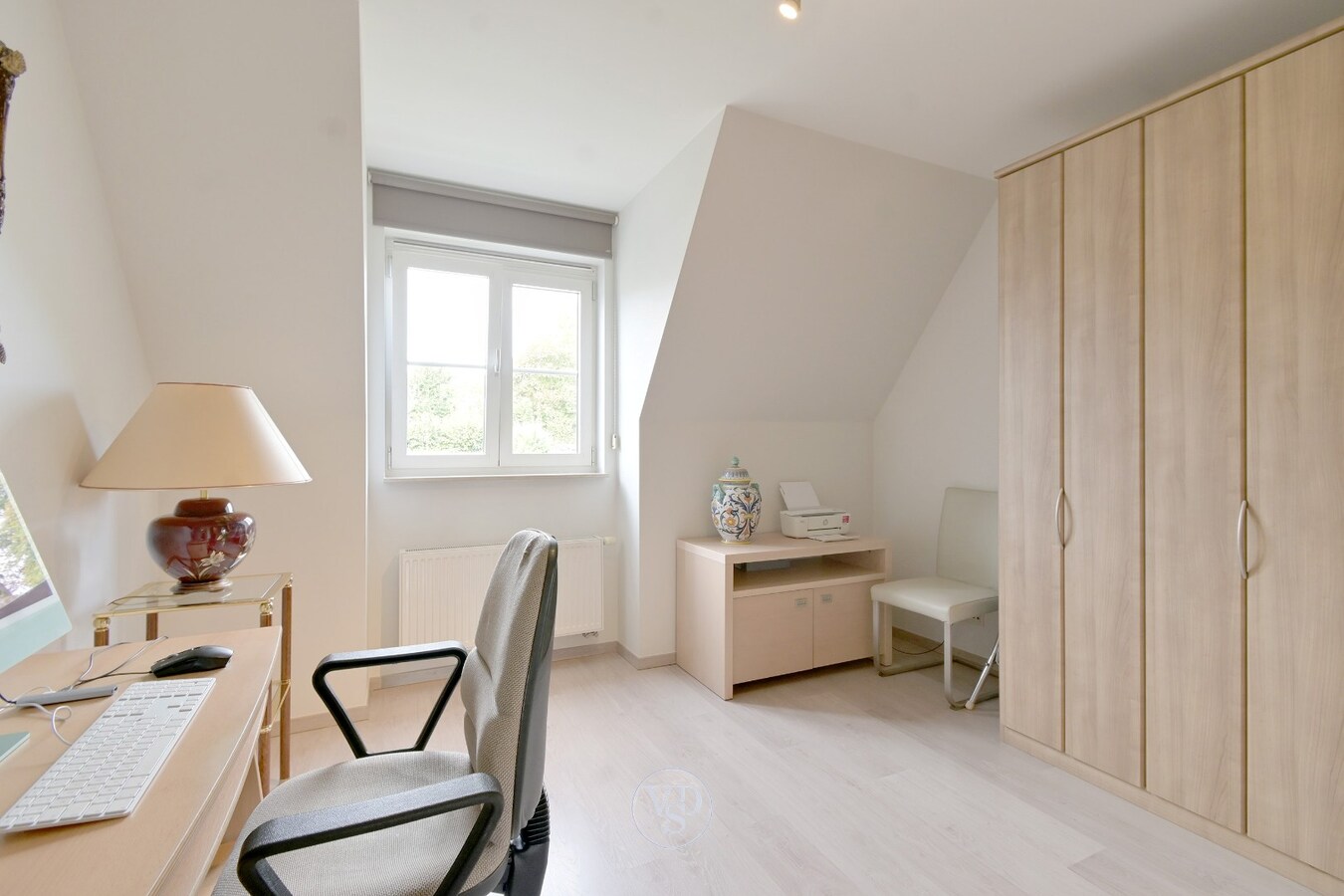 Klassevol appartement met terras (incl.  garagebox). 