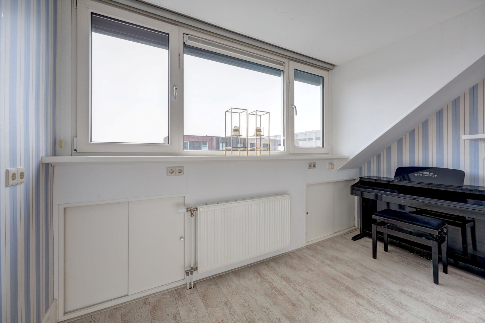 Energiezuinig (A++) en instapklaar 6-kamer gezinswoning met luxe keuken, vijf slaapkamers en zonnige tuin op het zuidoosten 