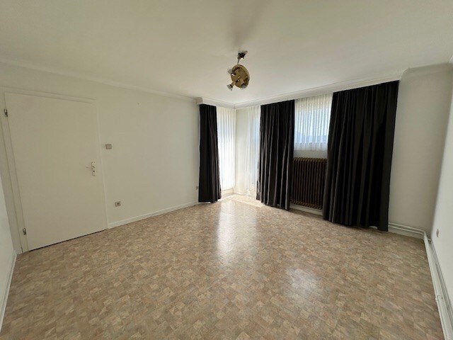 Halfopen woning met 3 slaapkamers, tuin en garage te Neeroeteren. 