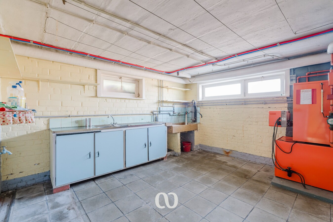 Stevige gezinswoning met tuin en volledige kelder in Lozer 